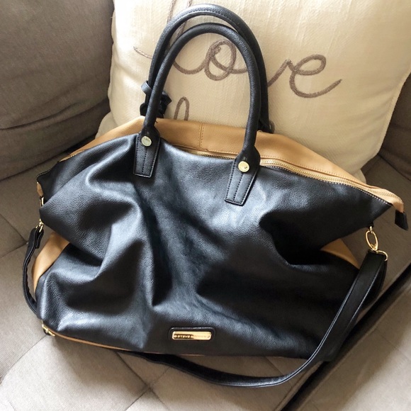 Steve Madden Handbags - Steve Madden / Two-Tone Tan & Black Purse